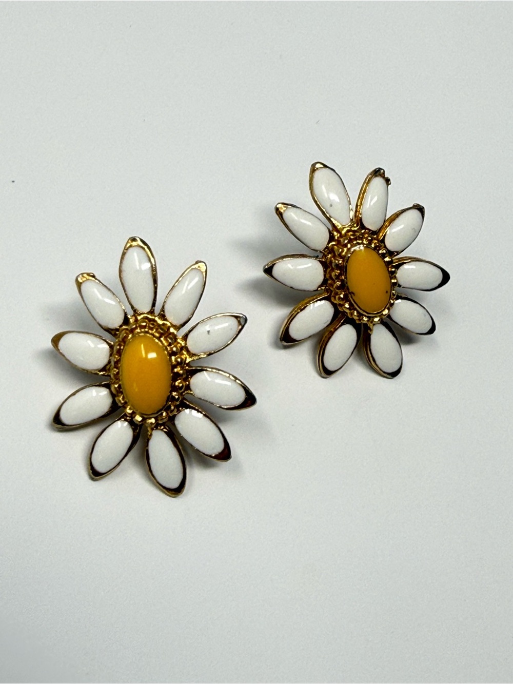 Vintage Daisy Enamel Post Back Earrings